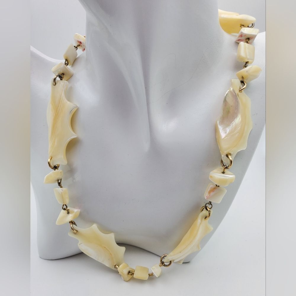 Authentic heavy Mother of‎ pearl raw necklace N0519
